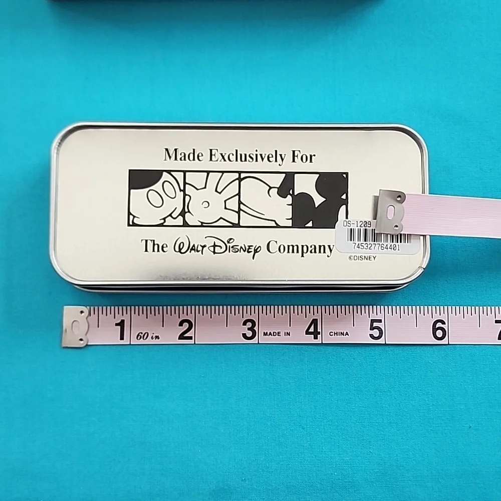 BNIB Rare Vintage Disney Backward Running Goofy Watch